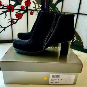 La CANADIENNE Black Suede Heeled Bootie Leather Ankle Boot Winter Boot Size 8